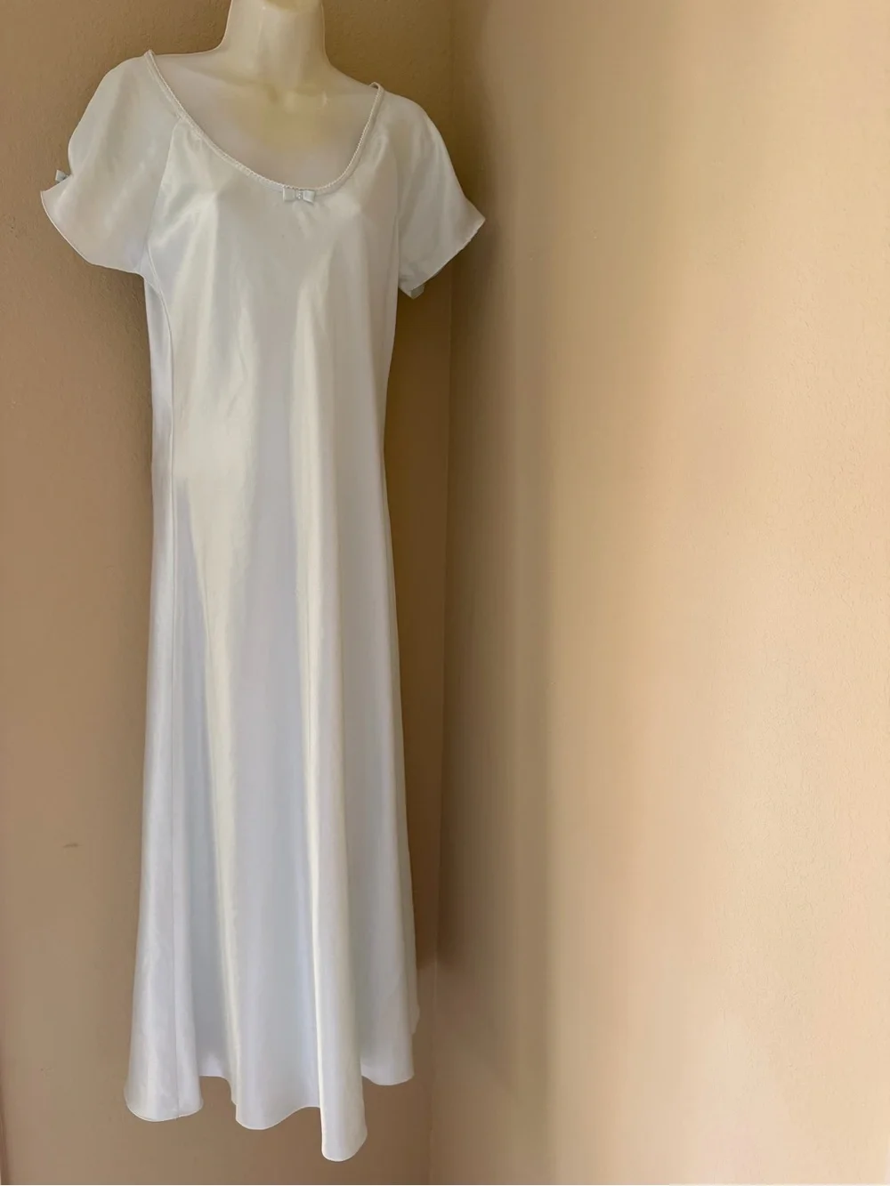Oscar de la renta Satin-like Scoop-Neck Nightgown in sky-blue size small